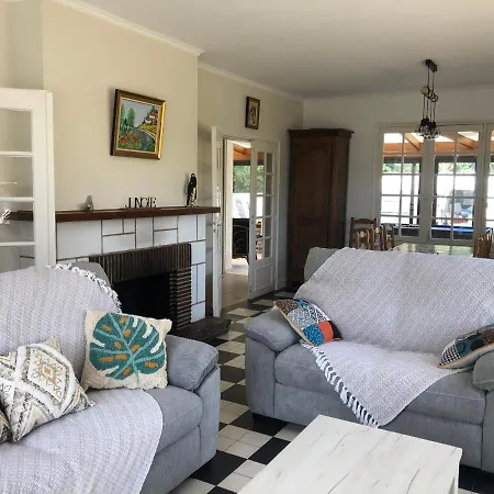 Holiday home Des 3 Pleureuses
